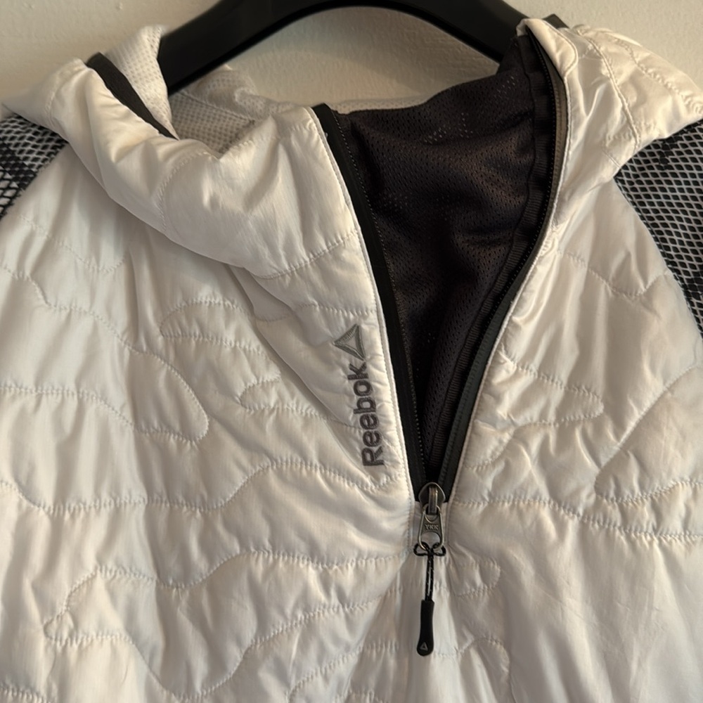 Reebok pullover hooded running jacket - Picture 2 of 7
